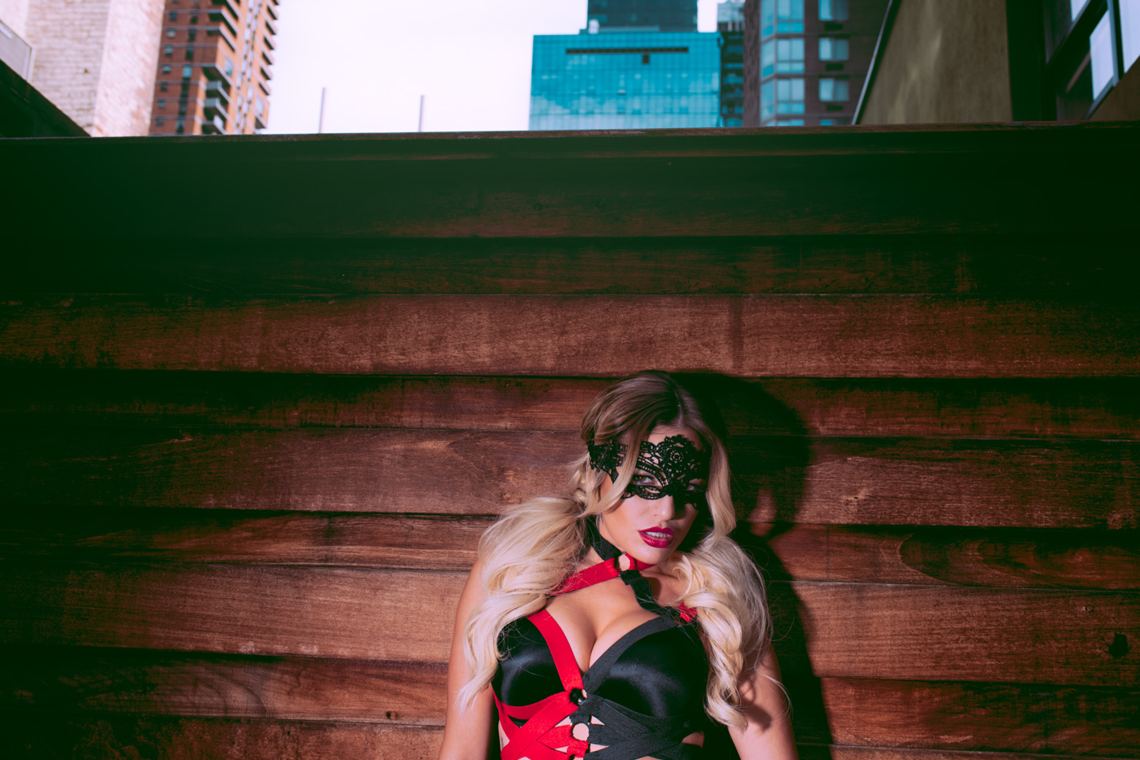 Sonic-Kissa-SIns-8499-Edit-1400sRGB80