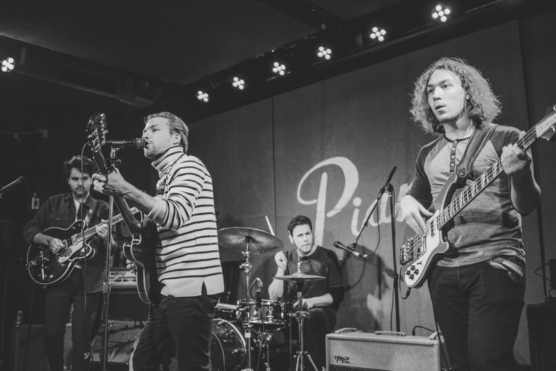 Loose Buttons Live Pianos
