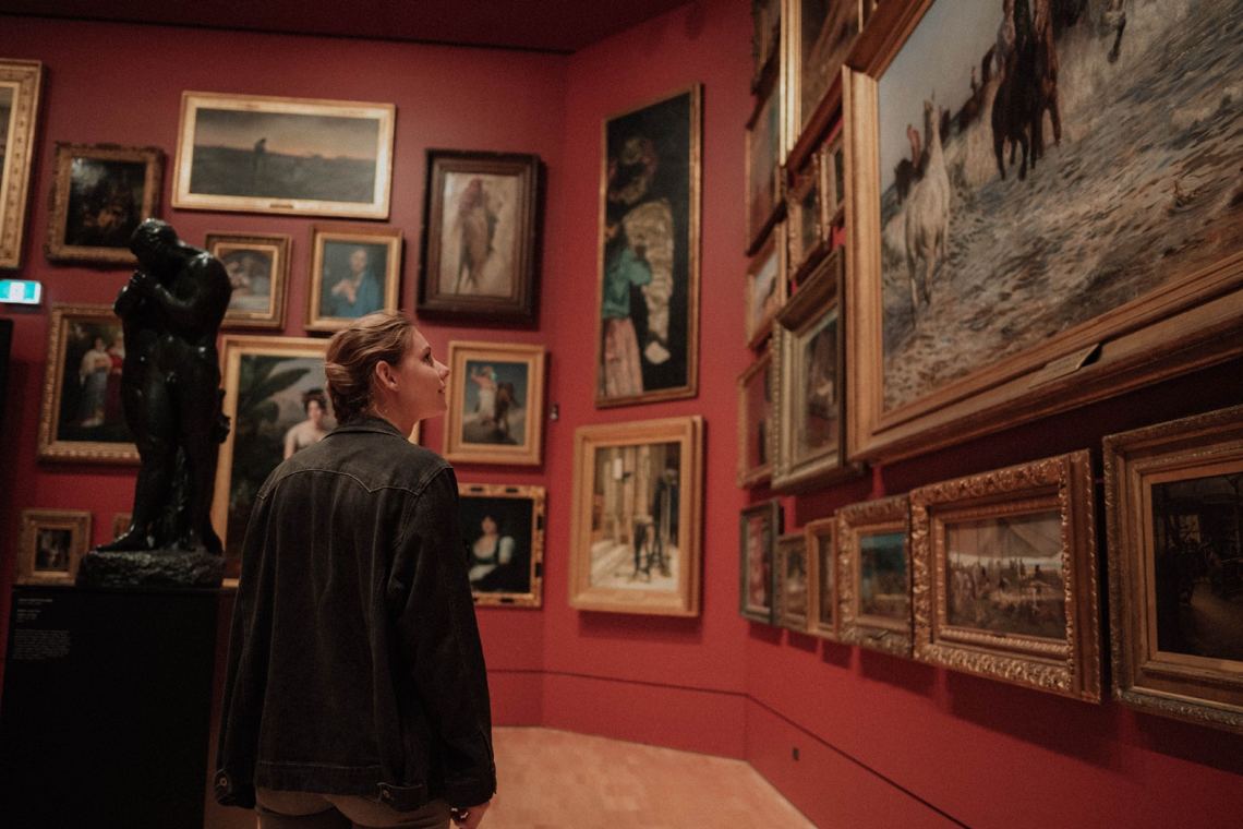 Classic art gallery.